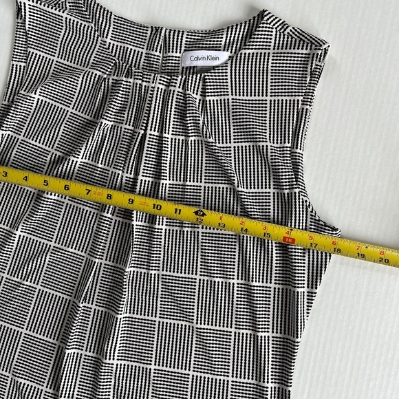 Calvin Klein Sleeveless Gingham Pleated Tank Top Blouse Black White Size M - Picture 9 of 11